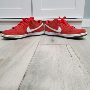 Nike SB Dunk (Low) University Red